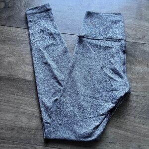 Lululemon wunder under size 4, 28"